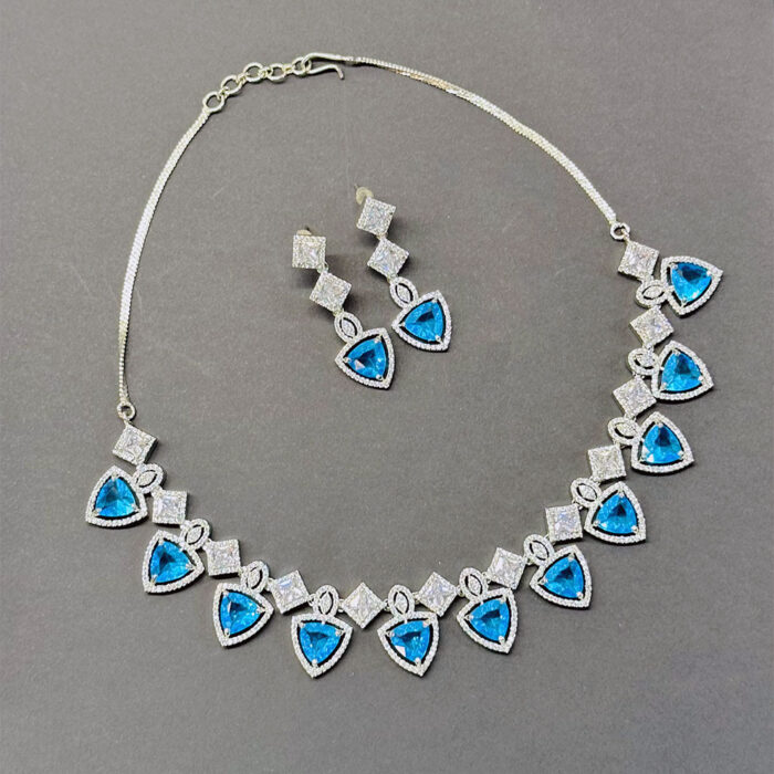 Trioline-Neckless-blue-color