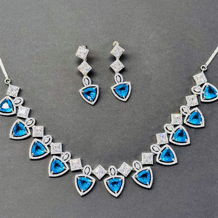 Trioline-Neckless-blue-color